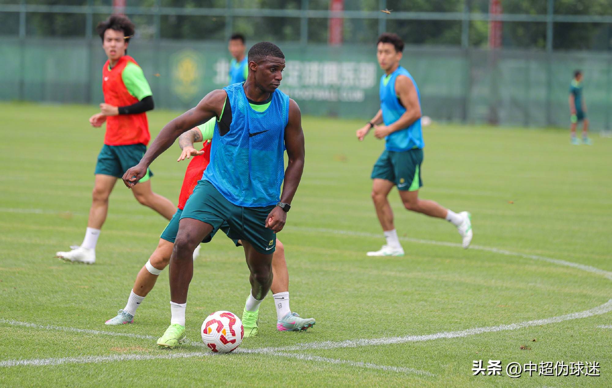 体育鲁能外援动态：格德斯化身“举重运动员”