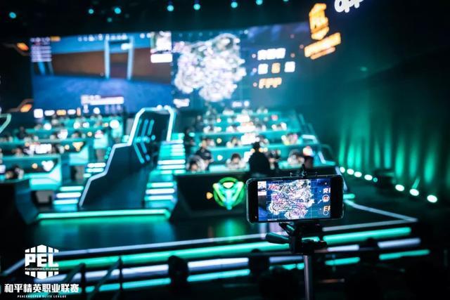 那不勒斯傳奇朱利亞諾逝世 意足協比賽將為球員哀悼.