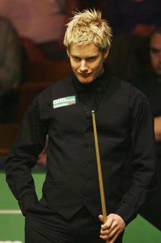 持高昂的斗 持高昂的斗