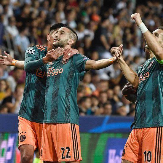 湖人队决定守望未来，詹姆斯回归骑士成必然选择