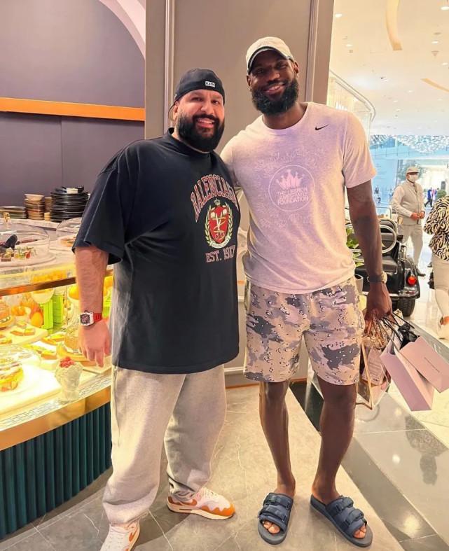 围绕西亚卡 围绕西亚卡